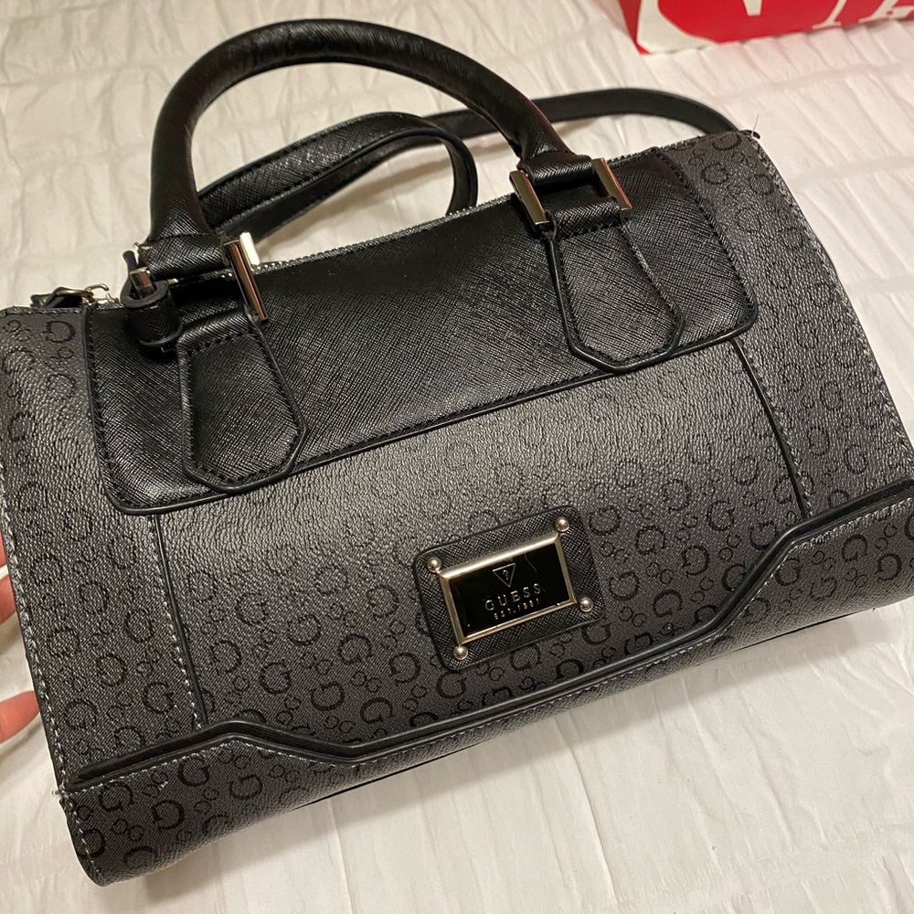 GUESS 🖤👜 purse
